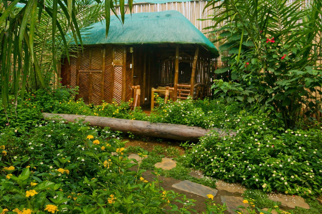 Oyo 678 Blessie'S Bed And Breakfast Puerto Princesa Exterior foto